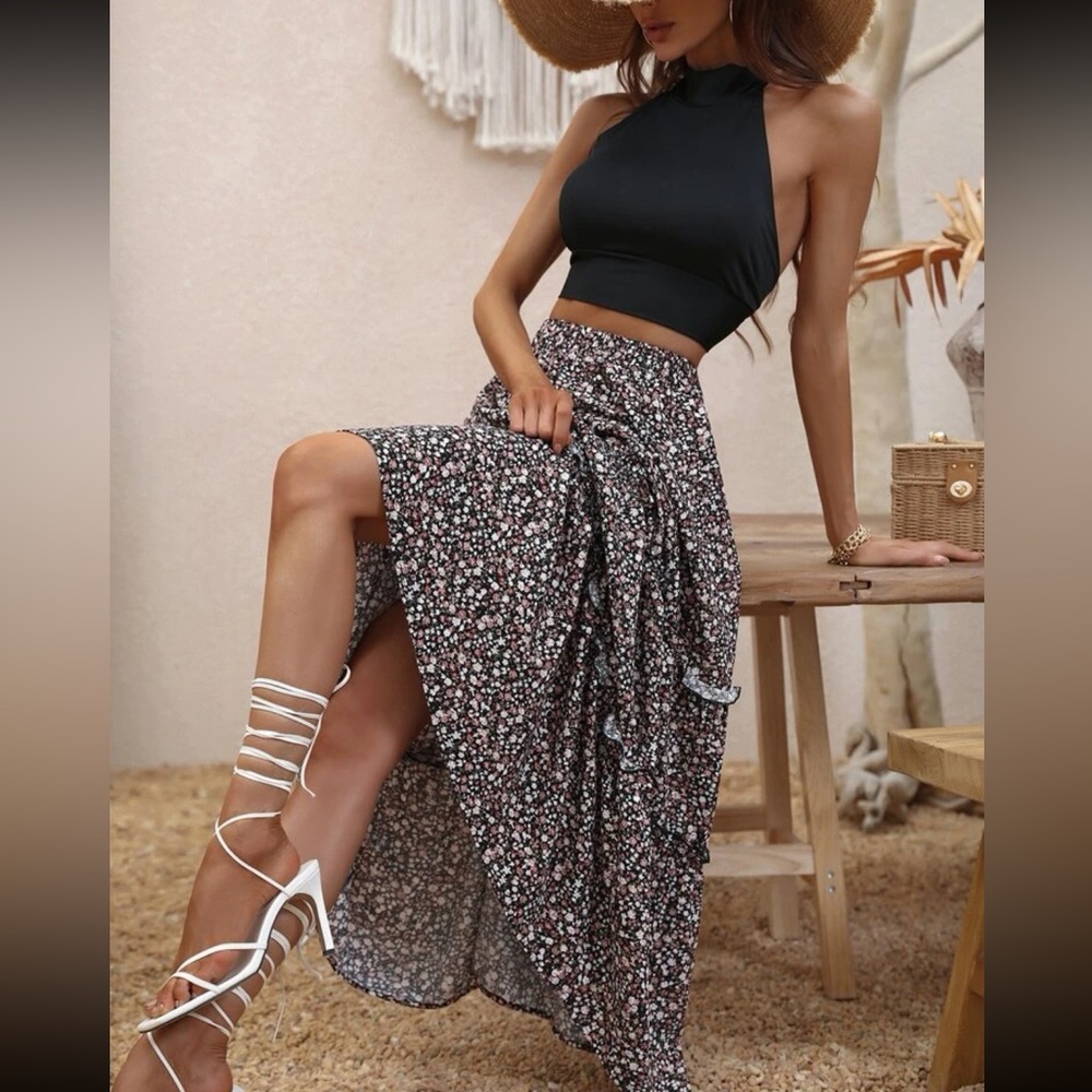 Boho ditsy floral print ruffle hem maxi skirt